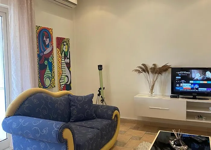 Center M * 티라나